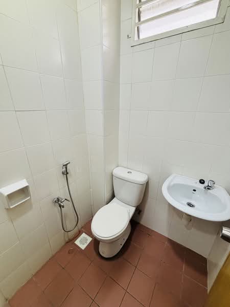 Shop / Office for Rent in Seksyen 15 (Shah Alam) - Fuad Ali - Bathroom - PropertyGuru.com.my