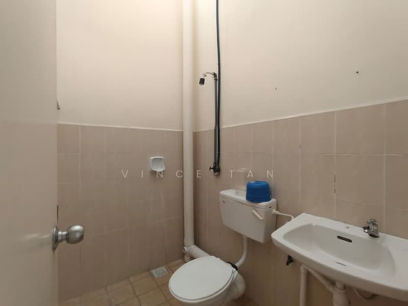 2-storey Terraced House for Sale in Teluk Kumbar (Penang) - Vince Tan - Bathroom - PropertyGuru.com.my