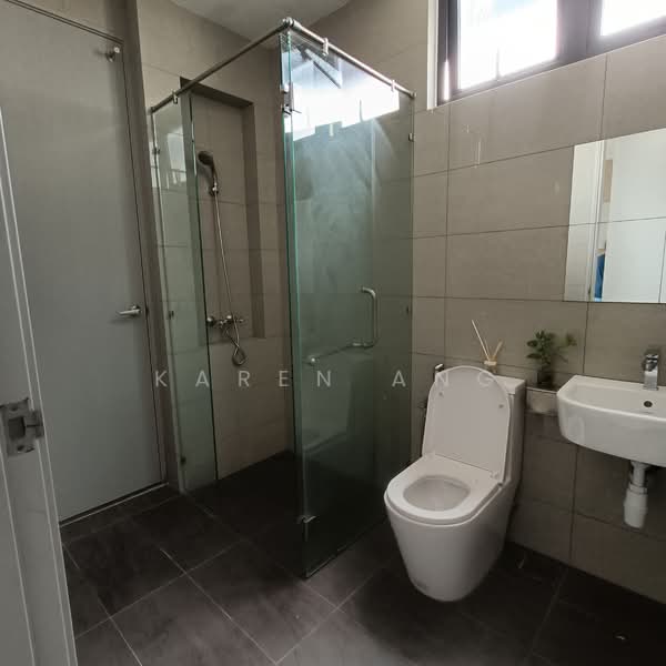 Servis Apartment untuk Dijual di PJ Midtown - Karen Ang - Bathroom - PropertyGuru.com.my