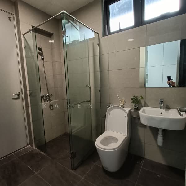 Servis Apartment untuk Dijual di PJ Midtown - Karen Ang - Bathroom - PropertyGuru.com.my