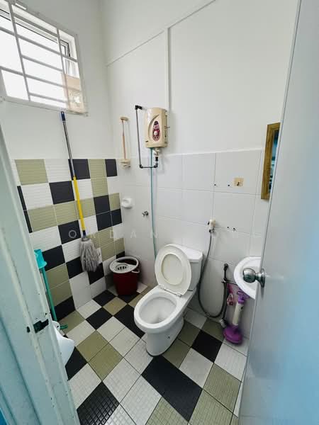 Rumah Teres 2 Tingkat untuk Disewa di Taman Setia Indah (Tebrau) - Jordan Wong - Bathroom - PropertyGuru.com.my