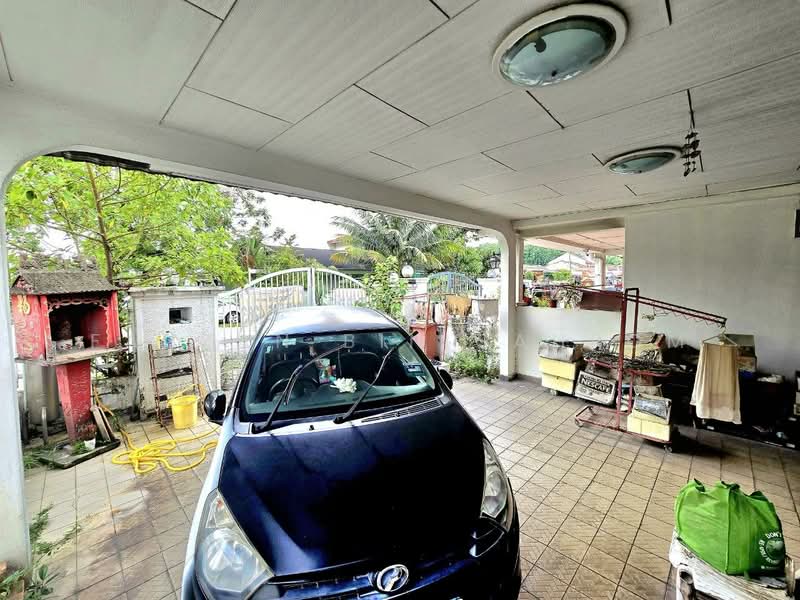Terraced House for Sale in Seksyen 51a (Petaling Jaya) - Fauzan bin Sahrom - Car Park - PropertyGuru.com.my