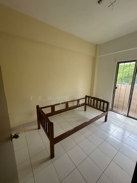Townhouse for Sale in Selayang (Batu Caves) - Edmund CH Leow - Bedroom - PropertyGuru.com.my