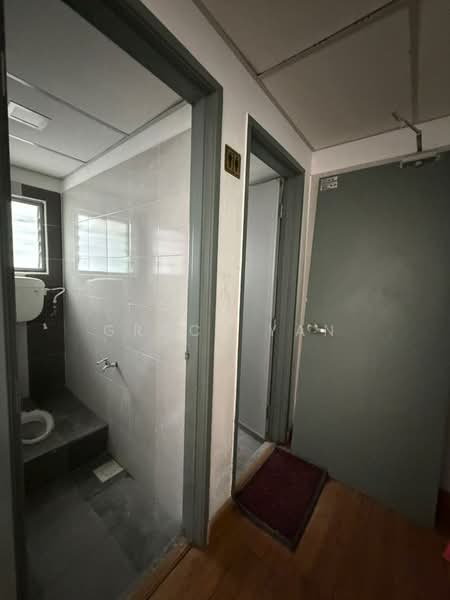 Shop / Office for Rent in Johor Bahru (Johor) - Grace Yan - Bathroom - PropertyGuru.com.my