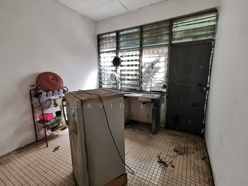Semi-Detached House for Sale in Taman Transkrian (Nibong Tebal) - David Lee - Kitchen - PropertyGuru.com.my