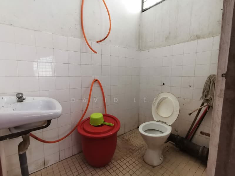 Semi-Detached House for Sale in Taman Transkrian (Nibong Tebal) - David Lee - Bathroom - PropertyGuru.com.my