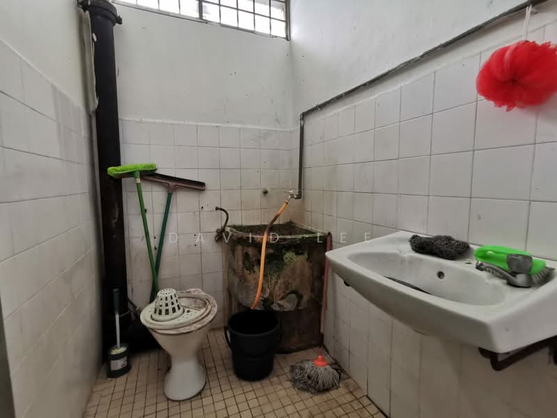 Semi-Detached House for Sale in Taman Transkrian (Nibong Tebal) - David Lee - Bathroom - PropertyGuru.com.my