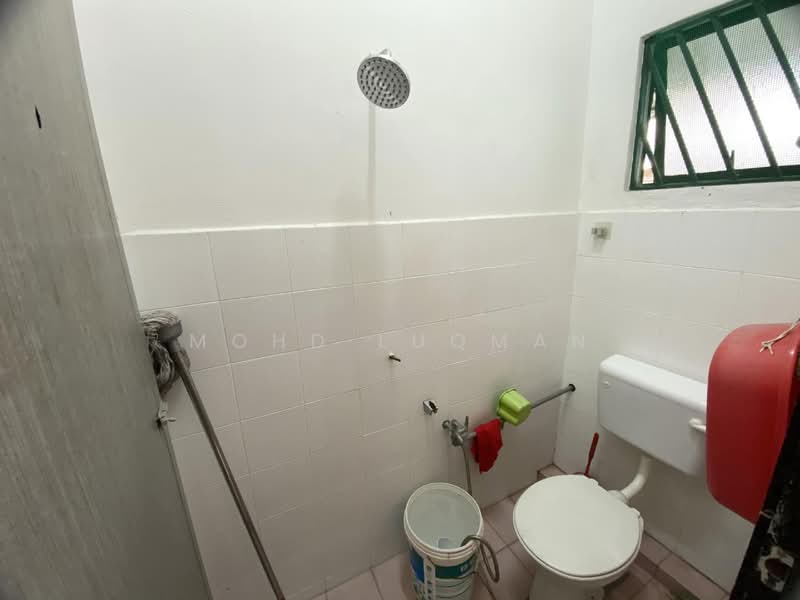 2-storey Terraced House for Sale in Puchong (Selangor) - Mohd Luqman - Bathroom - PropertyGuru.com.my