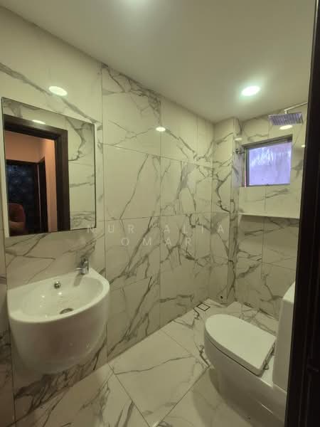 Semi-Detached House for Sale in Saujana Impian (Kajang) - Nur Alia Omar - Bathroom - PropertyGuru.com.my