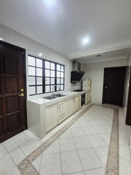 Semi-Detached House for Sale in Saujana Impian (Kajang) - Nur Alia Omar - Kitchen - PropertyGuru.com.my