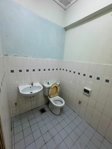 Condominium for Rent at Emerald Hill Condominium - Kenneth Siew - Bathroom - PropertyGuru.com.my