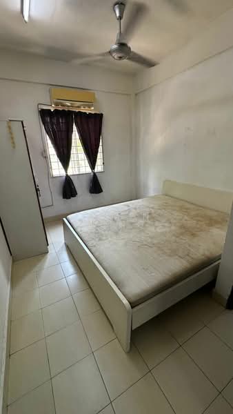 Apartment for Sale at Pangsapuri Seri Bintang - Edwin Wong - Bedroom - PropertyGuru.com.my