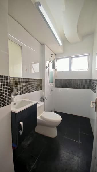 Pangsapuri untuk Disewa di Prima Regency - Jasmine Ho - Bathroom - PropertyGuru.com.my