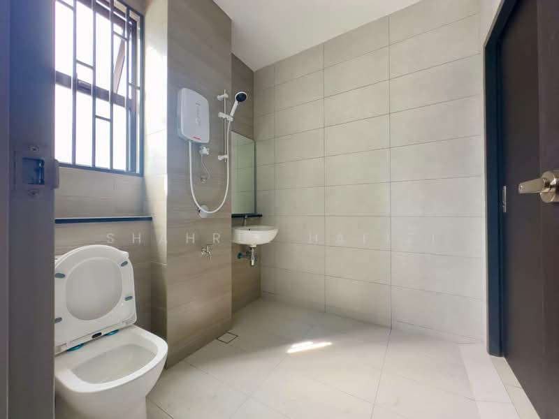 Rumah Teres 2 Tingkat untuk Dijual di Elmina (Shah Alam) - Shahrul Hafizi - Bathroom - PropertyGuru.com.my
