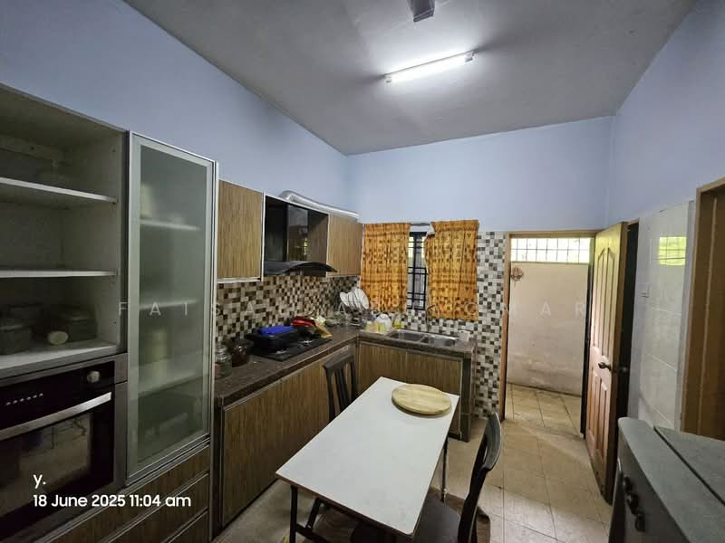 Rumah Teres 2 Tingkat untuk Dijual di Bukit Rahman Putra (Sungai Buloh) - Faisal Abu Omar - Kitchen - PropertyGuru.com.my