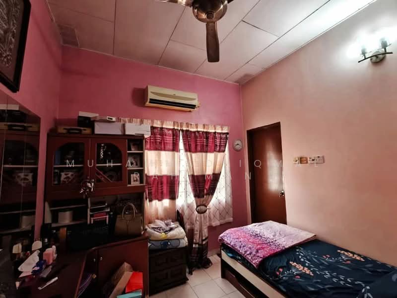2-storey Terraced House for Sale in Seksyen 23 (Shah Alam) - Muhammad Iqmal Rahiman - Bedroom - PropertyGuru.com.my