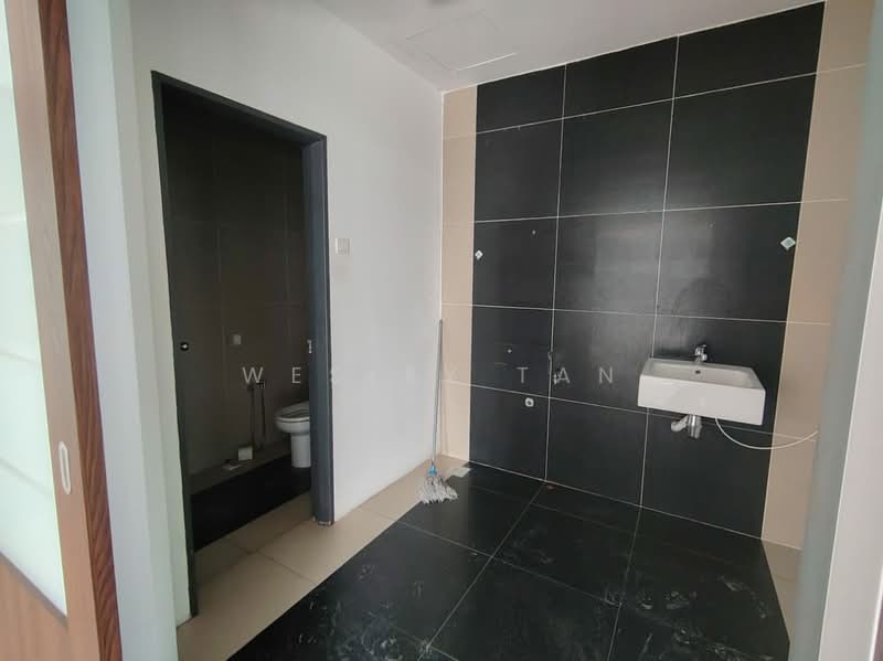 Retail Space for Rent in Melaka City (Melaka) - Wesley Tan - Bathroom - PropertyGuru.com.my