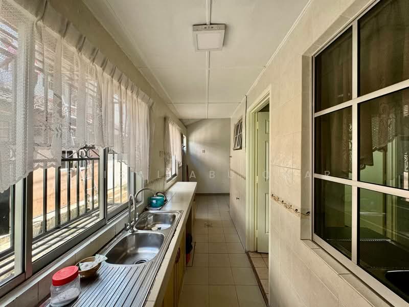 Rumah Teres 2 Tingkat untuk Dijual di Bukit Rahman Putra (Sungai Buloh) - Faisal Abu Omar - Kitchen - PropertyGuru.com.my