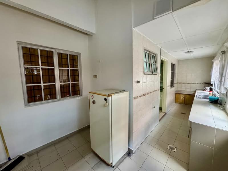 Rumah Teres 2 Tingkat untuk Dijual di Bukit Rahman Putra (Sungai Buloh) - Faisal Abu Omar - Kitchen - PropertyGuru.com.my