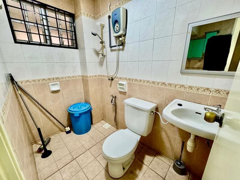 Rumah Teres 2 Tingkat untuk Dijual di Bukit Rahman Putra (Sungai Buloh) - Faisal Abu Omar - Bathroom - PropertyGuru.com.my