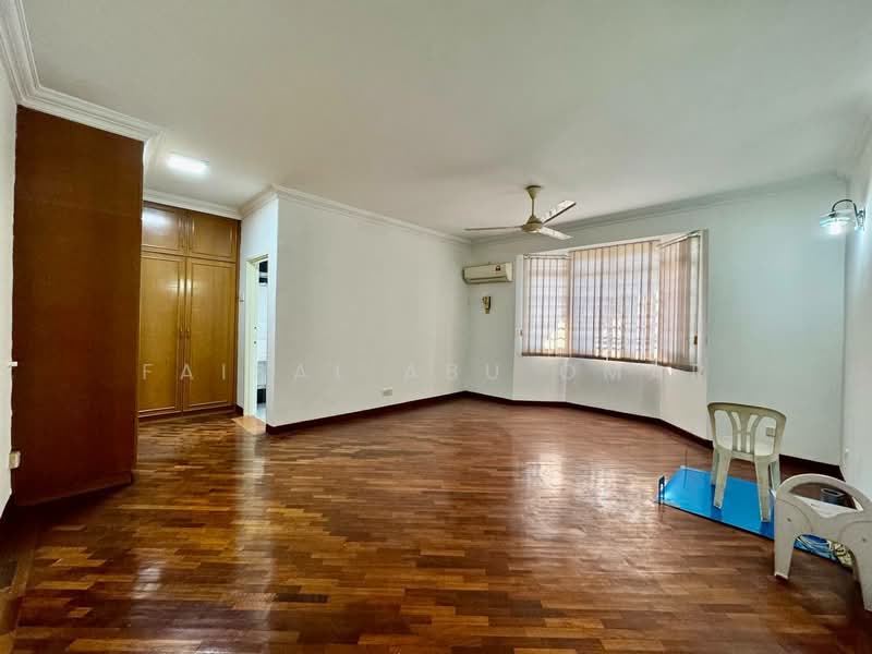 Rumah Teres 2 Tingkat untuk Dijual di Bukit Rahman Putra (Sungai Buloh) - Faisal Abu Omar - Living Room - PropertyGuru.com.my