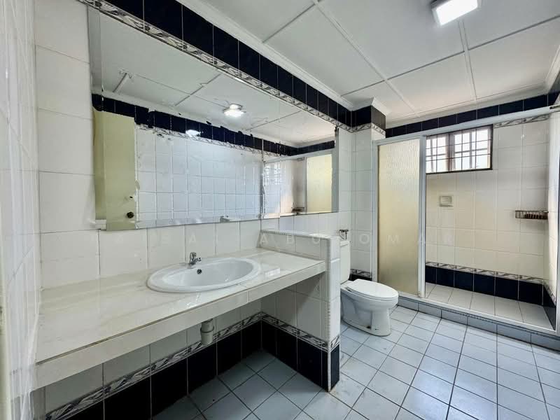 Rumah Teres 2 Tingkat untuk Dijual di Bukit Rahman Putra (Sungai Buloh) - Faisal Abu Omar - Bathroom - PropertyGuru.com.my