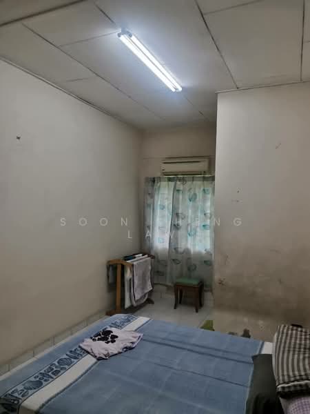 2-storey Terraced House for Sale in Taman Desa Karunmas (Balakong) - Soon Sheng Law - Bedroom - PropertyGuru.com.my
