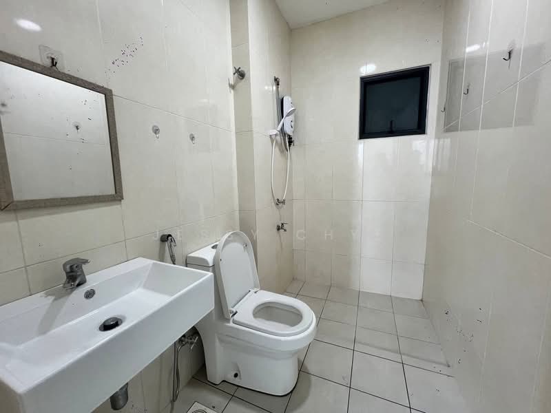 Kondominium untuk Disewa di The Sky Residence - Jessy Chye - Bathroom - PropertyGuru.com.my