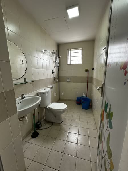 Kondominium untuk Dijual di Kinrara Mas - Terry Teh - Bathroom - PropertyGuru.com.my