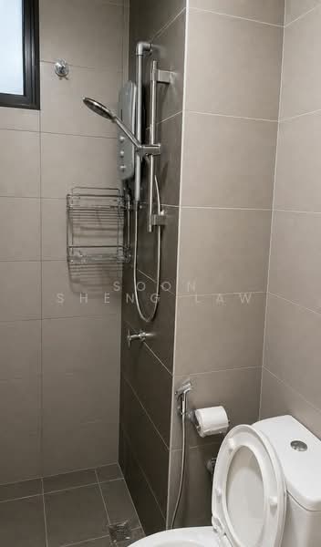 Service Residence for Sale at Majestic Maxim - Soon Sheng Law - Bathroom - PropertyGuru.com.my