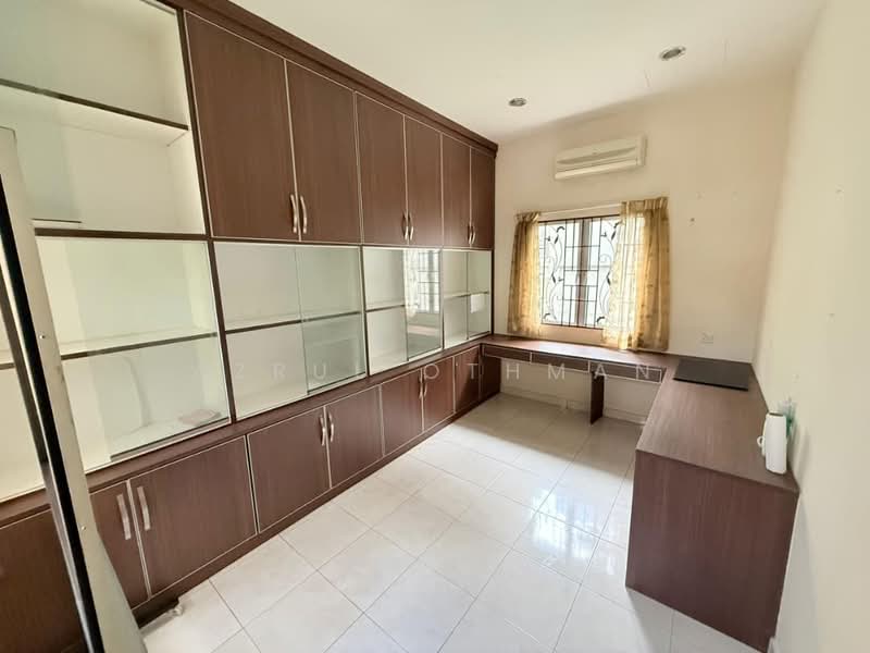 Semi-Detached House for Sale in Seremban (Negeri Sembilan) - Azrul Othman - Study - PropertyGuru.com.my