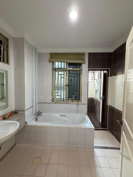 Semi-Detached House for Sale in Taman Impian Emas (Skudai) - Bernice Tee - Bathroom - PropertyGuru.com.my