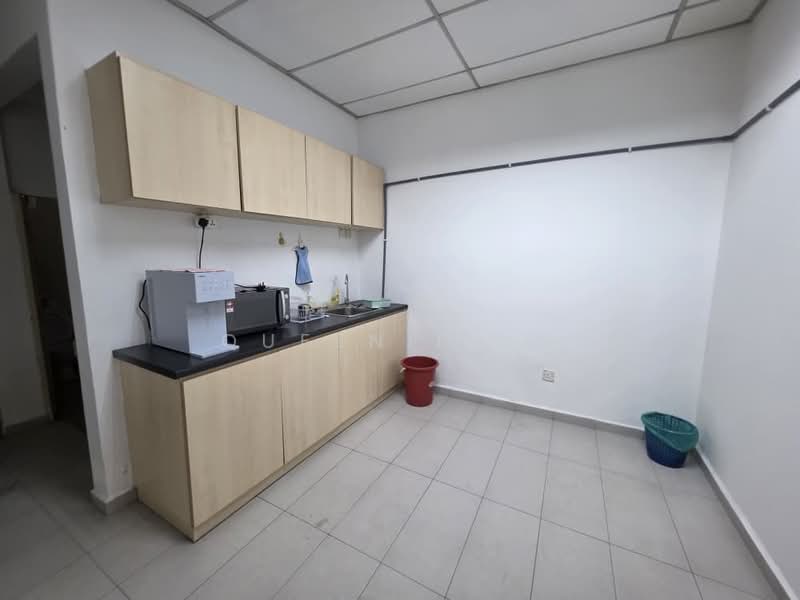 Office for Rent in Taman Molek (Johor Bahru) - Queenie Ng - Kitchen - PropertyGuru.com.my