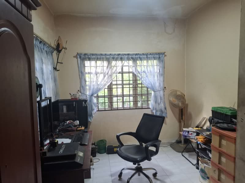 Bungalow for Sale in Nilai (Negeri Sembilan) - Imran Isa - Study - PropertyGuru.com.my
