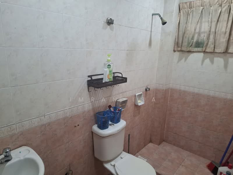 Bungalow for Sale in Nilai (Negeri Sembilan) - Imran Isa - Bathroom - PropertyGuru.com.my