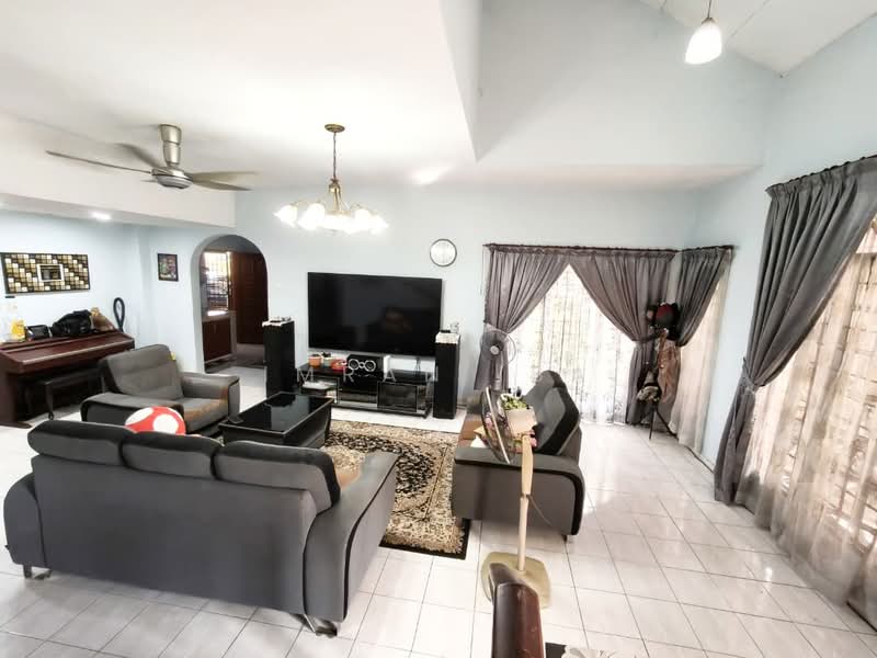 Rumah Banglo untuk Dijual di Kasturi Heights (Nilai) - Imran Isa - Living Room - PropertyGuru.com.my