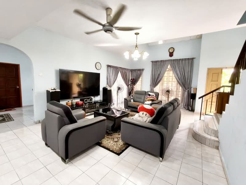 Rumah Banglo untuk Dijual di Kasturi Heights (Nilai) - Imran Isa - Living Room - PropertyGuru.com.my