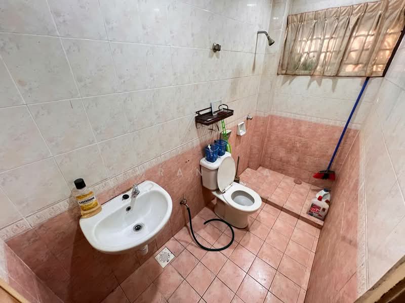 Rumah Banglo untuk Dijual di Kasturi Heights (Nilai) - Imran Isa - Bathroom - PropertyGuru.com.my