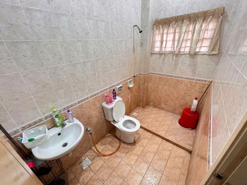 Rumah Banglo untuk Dijual di Kasturi Heights (Nilai) - Imran Isa - Bathroom - PropertyGuru.com.my