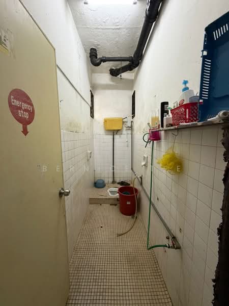 2-storey Terraced House for Sale in Permas Jaya (Johor) - Bernice Tee - Bathroom - PropertyGuru.com.my