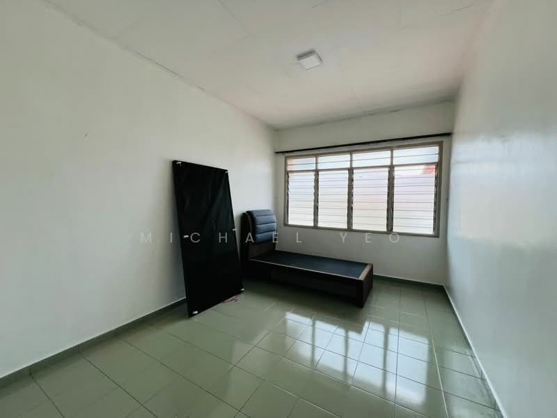 2-storey Terraced House for Rent in Taman Pelangi (Johor Bahru) - Michael Yeo - Bedroom - PropertyGuru.com.my