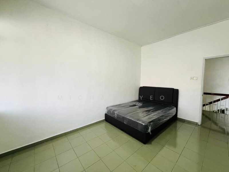 2-storey Terraced House for Rent in Taman Pelangi (Johor Bahru) - Michael Yeo - Bedroom - PropertyGuru.com.my