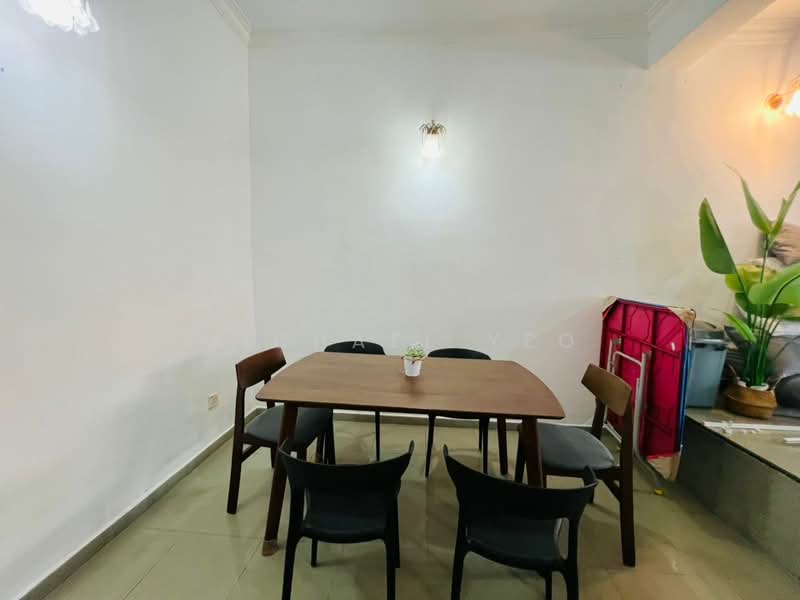 2-storey Terraced House for Rent in Taman Pelangi (Johor Bahru) - Michael Yeo - Dining Room - PropertyGuru.com.my
