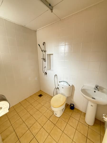 2-storey Terraced House for Rent in Kota Kemuning (Shah Alam) - SK Thiam - Bathroom - PropertyGuru.com.my