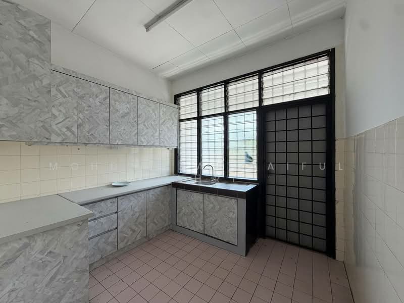 1-storey Terraced House for Sale in Bandar Sri Damansara (Selangor) - Mohd Aizat Saiful Bahri - Kitchen - PropertyGuru.com.my