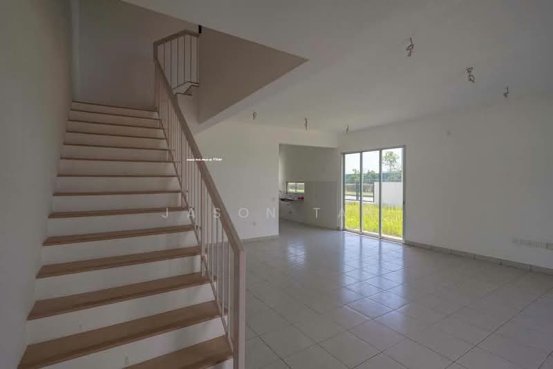 Rumah Teres 2 Tingkat untuk Dijual di Bandar Bukit Raja (Klang) - Jason Tan - Living Room - PropertyGuru.com.my
