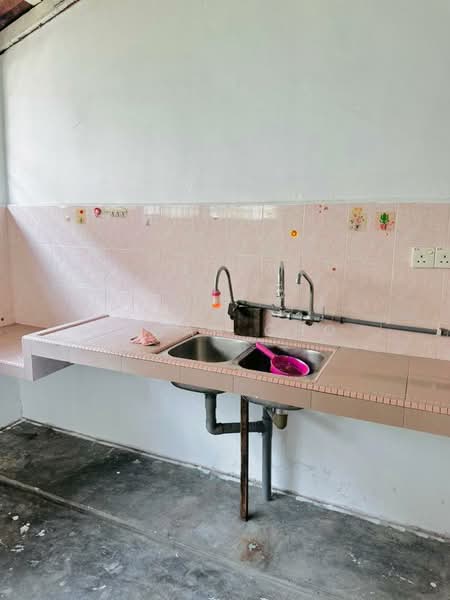 2-storey Terraced House for Sale in Bandar Mahkota Cheras (Cheras) - Bryan Cho - Kitchen - PropertyGuru.com.my