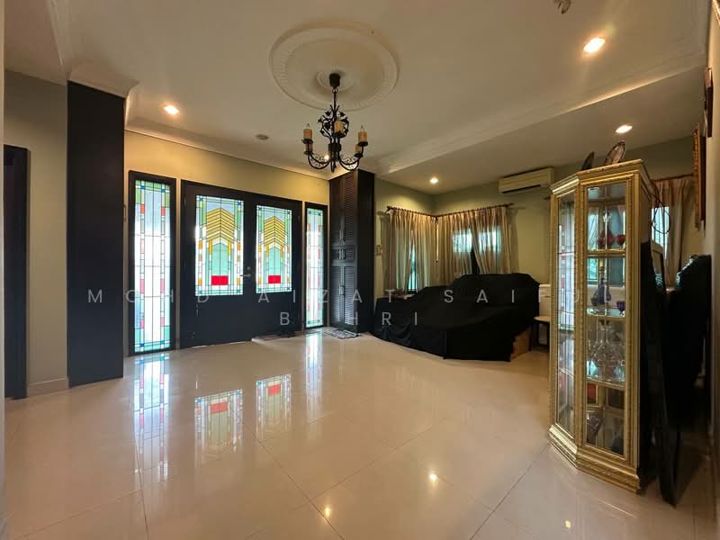 Bungalow for Sale in Usj 17 (Subang Jaya) - Mohd Aizat Saiful Bahri - Living Room - PropertyGuru.com.my