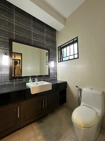 Bungalow for Sale in Usj 17 (Subang Jaya) - Mohd Aizat Saiful Bahri - Bathroom - PropertyGuru.com.my