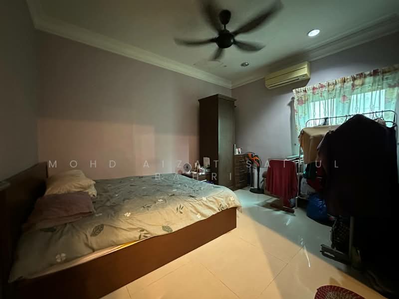 Bungalow for Sale in Usj 17 (Subang Jaya) - Mohd Aizat Saiful Bahri - Bedroom - PropertyGuru.com.my